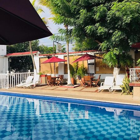Hotel Maceo Melgar Extérieur photo