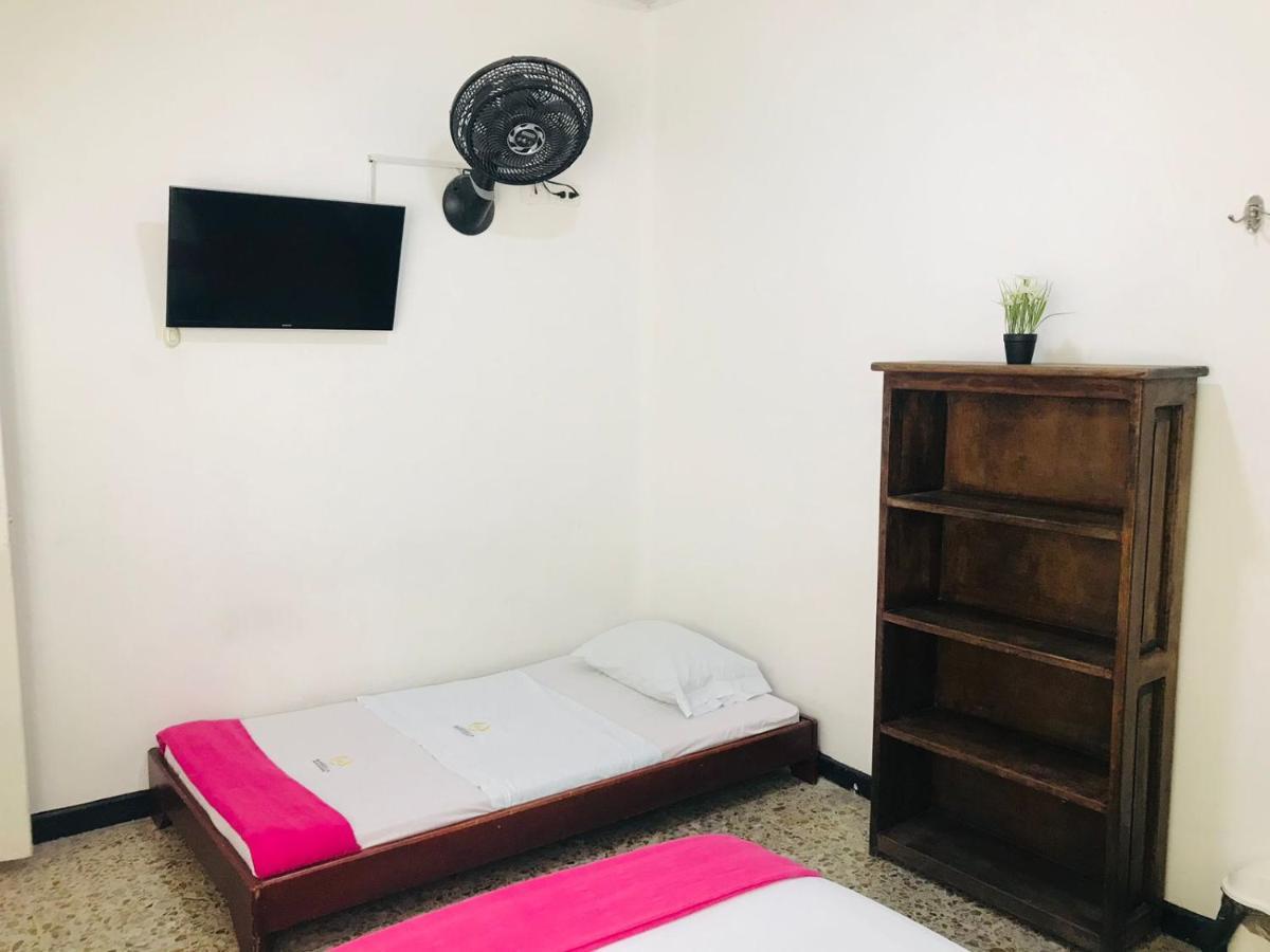 Hotel Maceo Melgar Extérieur photo