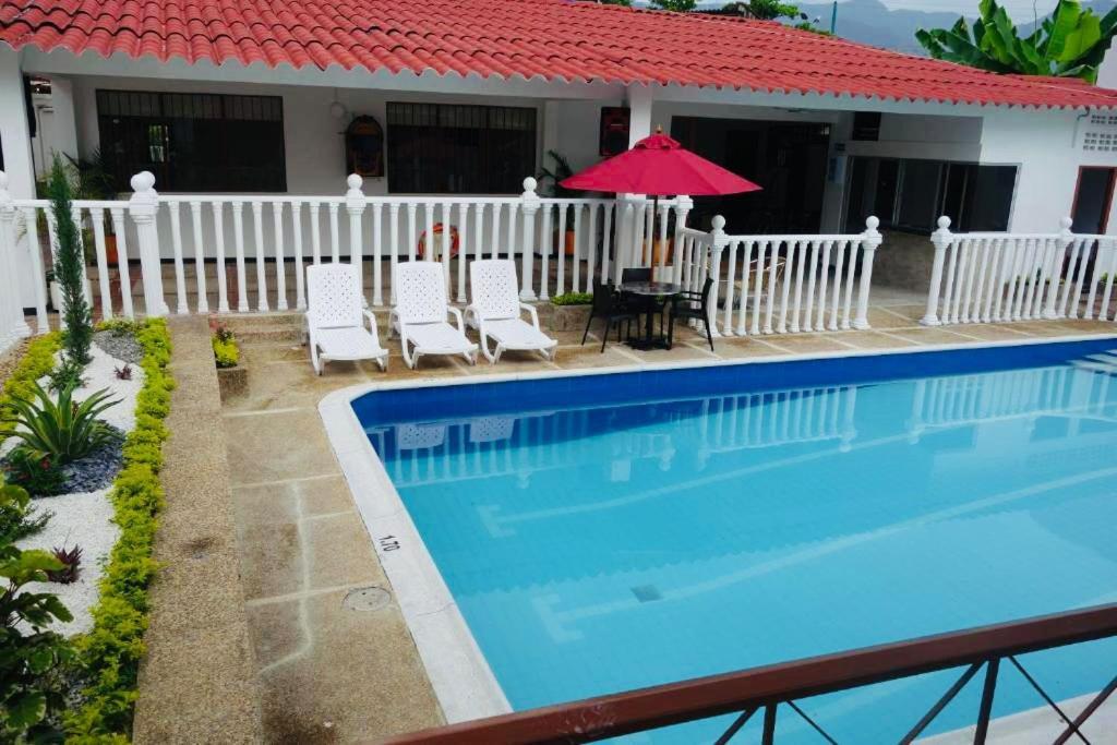 Hotel Maceo Melgar Extérieur photo
