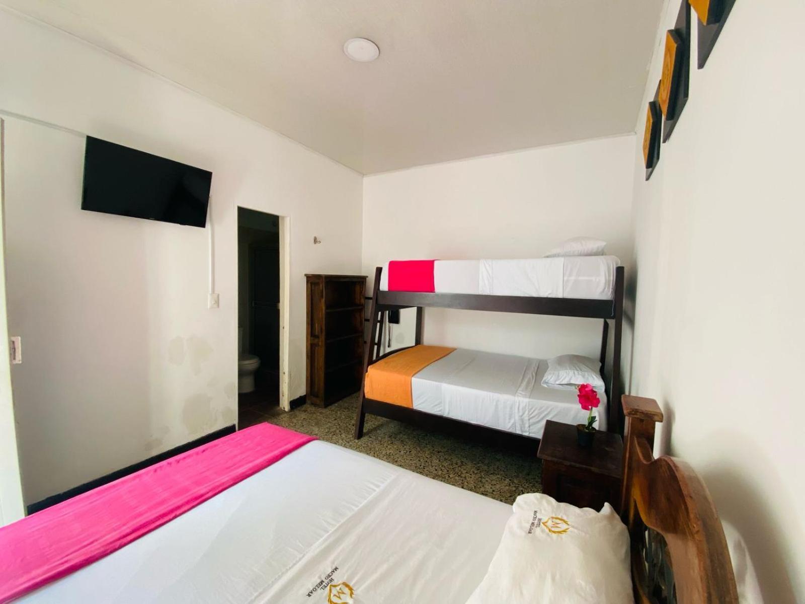 Hotel Maceo Melgar Extérieur photo